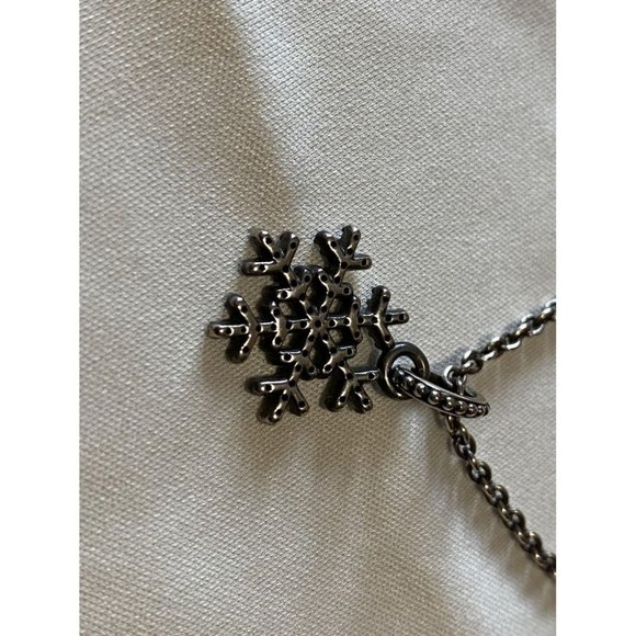 Pandora - Picture 9 of 10